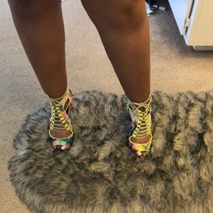 Steve Madden Lace Up Heel